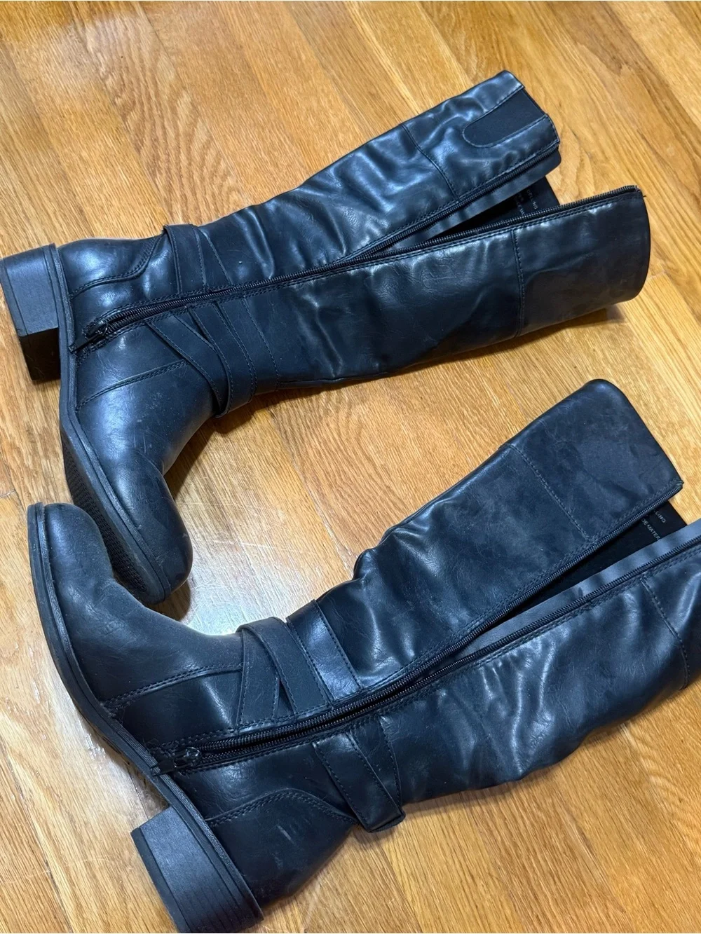 Black knee high boots with zipper  (size 7.5)